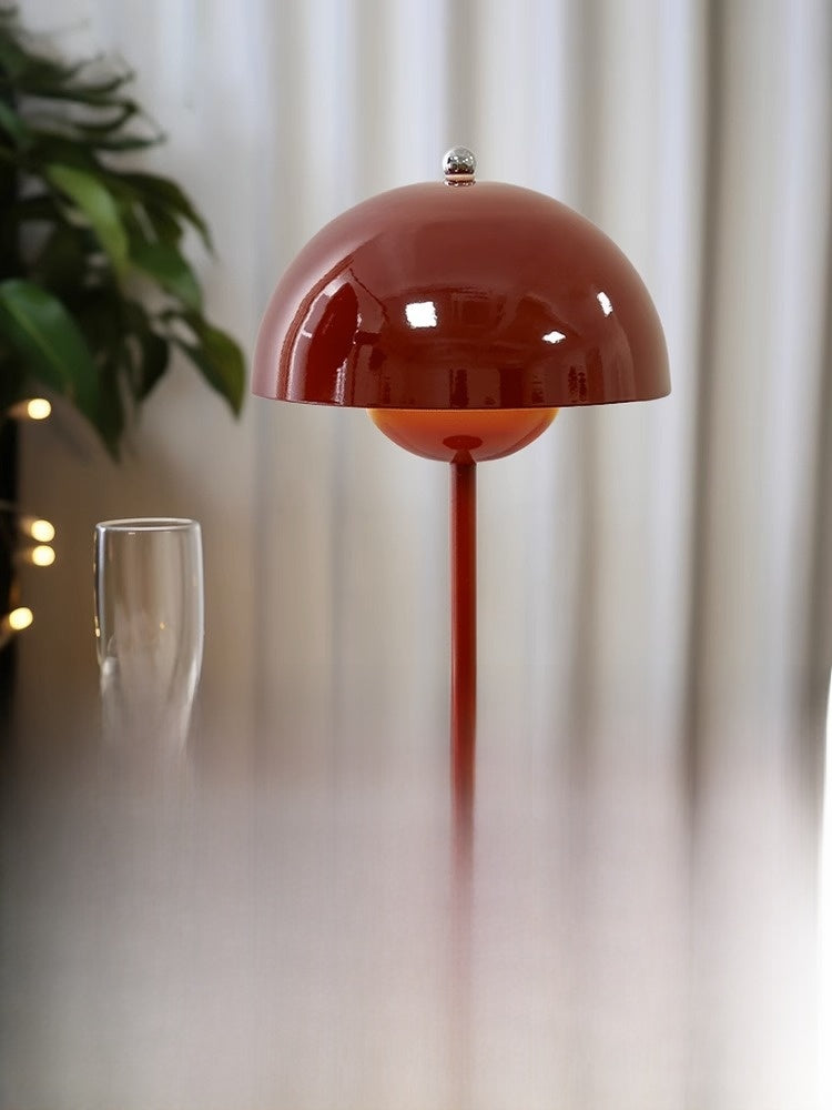 Floral bud vintage desk lamp
