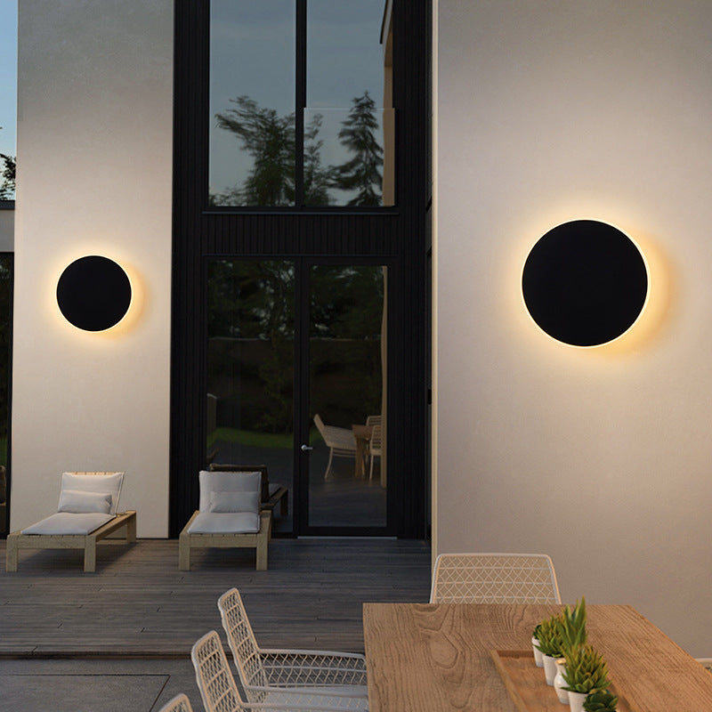 Round LED Outdoor Wall Light