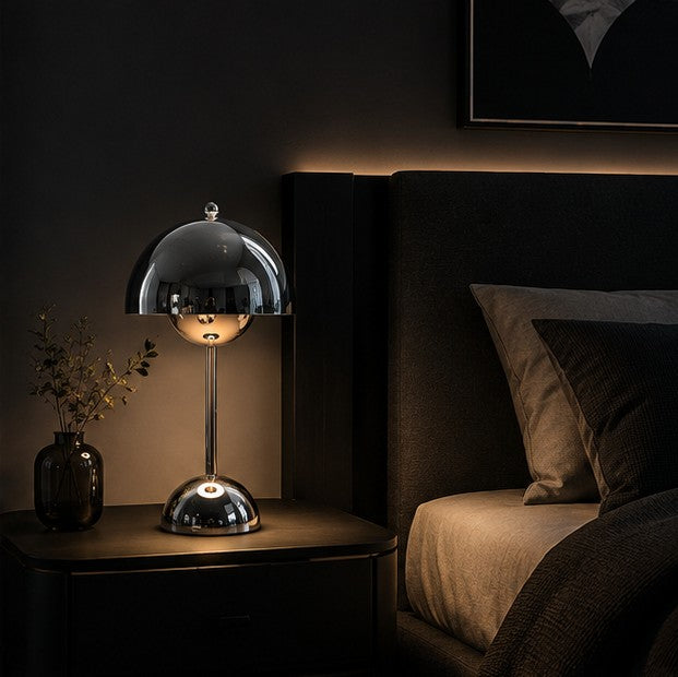 Floral bud vintage desk lamp