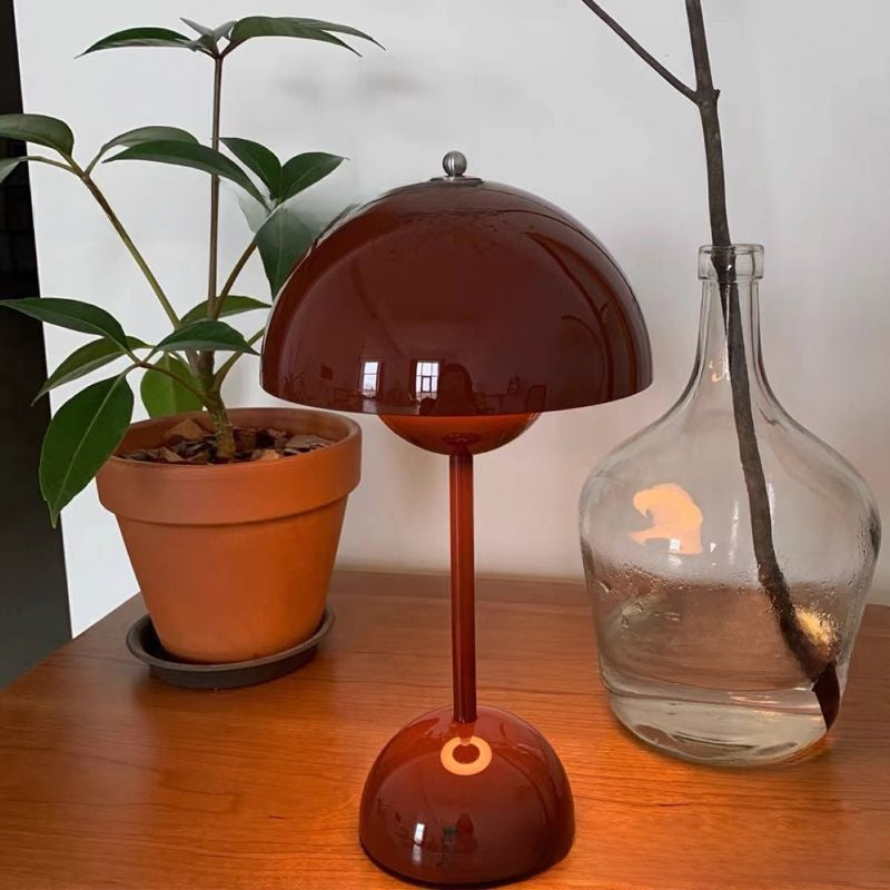 Floral bud vintage desk lamp